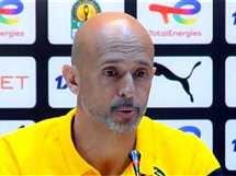 “مدرب صن داونز ينتقد الصحفيين: ماذا قال عن هدف بيراميدز؟”