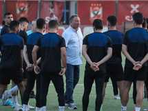 «إدارة الخطيب مش قوية والأيام هتثبت».. عضو مجلس الزمالك يفتح النار على الأهلي