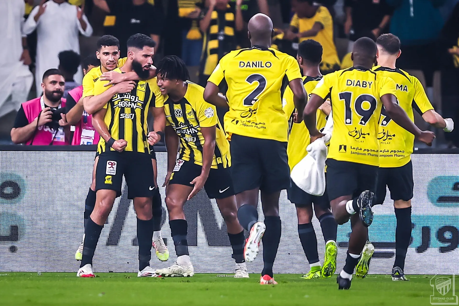 بنزيما أمام حمد الله .. القنوات الناقلة لمباراة الاتحاد والشباب في الدوري السعودي بجودات عالية
