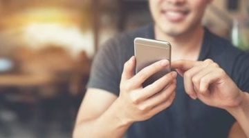 ترامب يهدد بفرض رسوم بنسبة 25% على جميع الهواتف غير المصنعة فى الولايات المتحدة