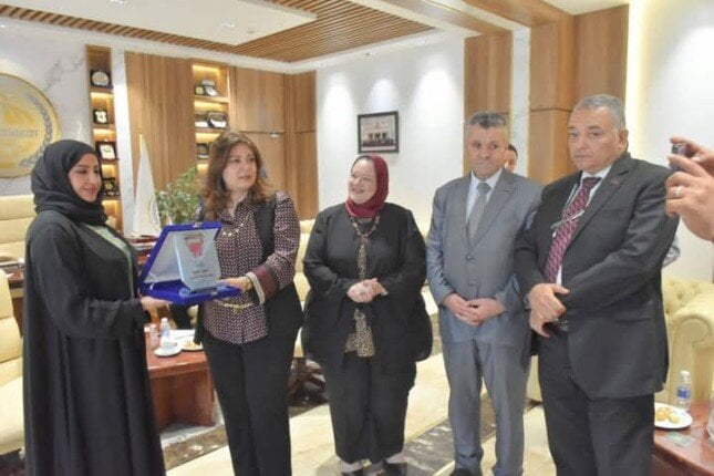 [العنوان المعاد صياغته]  
رئيس جامعة مدينة السادات يستقبل المستشار الثقافي البحريني لتعزيز التعاون الأكاديمي  

[KEYWORDS_SECTION_START]  
جامعة مدينة السادات, التعاون الأكاديمي, المستشار الثقافي