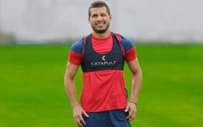 “هل يعود طارق حامد إلى الزمالك في الميركاتو الصيفي؟ تفاصيل من مصدر موثوق”  
طارق حامد, الزمالك, الميركاتو الصيفي