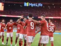 «عايزين يفجروا أزمة ويضربوا استقرار الأهلي».. إبراهيم المنيسي يفتح النار على عضو مجلس الزمالك