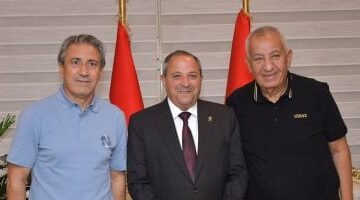 محافظ بورسعيد يستقبل مجلس المصرى ويُرحب بالمدير الفنى الجديد نبيل الكوكى