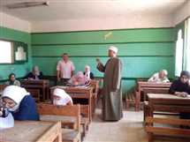 رئيس منطقة كفرالشيخ الأزهرية يتابع سير لجان امتحان اللغة الإنجليزية لطلاب الشهادة الثانوية