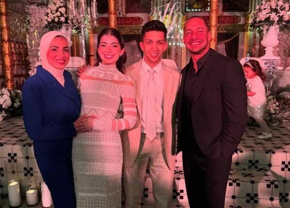 «أنت حب العمر».. ليلى أحمد زاهر تتغزل في هشام جمال بمجموعة من الصور