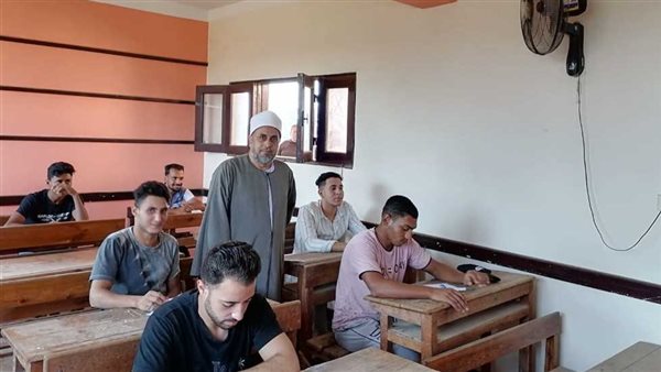 إجابة امتحان الإنجليزي للثانوية الأزهرية 2025 علمي.. الحل بالفيديو
