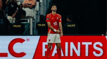 إعلامي يوضح مصير وسام أبو علي مع الأهلي