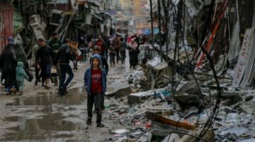 استشهاد طفلة فلسطينية ومواطن جراء قصف الاحتلال مخيم النصيرات