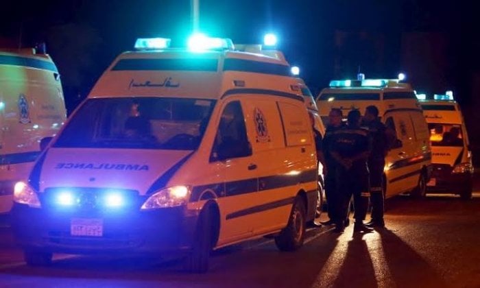 اصطدمت بالرصيف.. مصرع سائق ونجله في حادث سيارة بصحراوي البحيرة