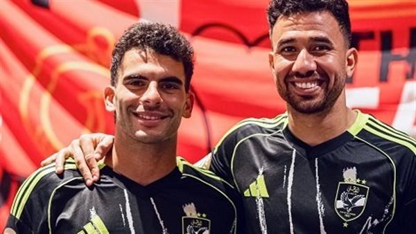 الأهلي يعلن عن قميصه الثاني للموسم الجديد