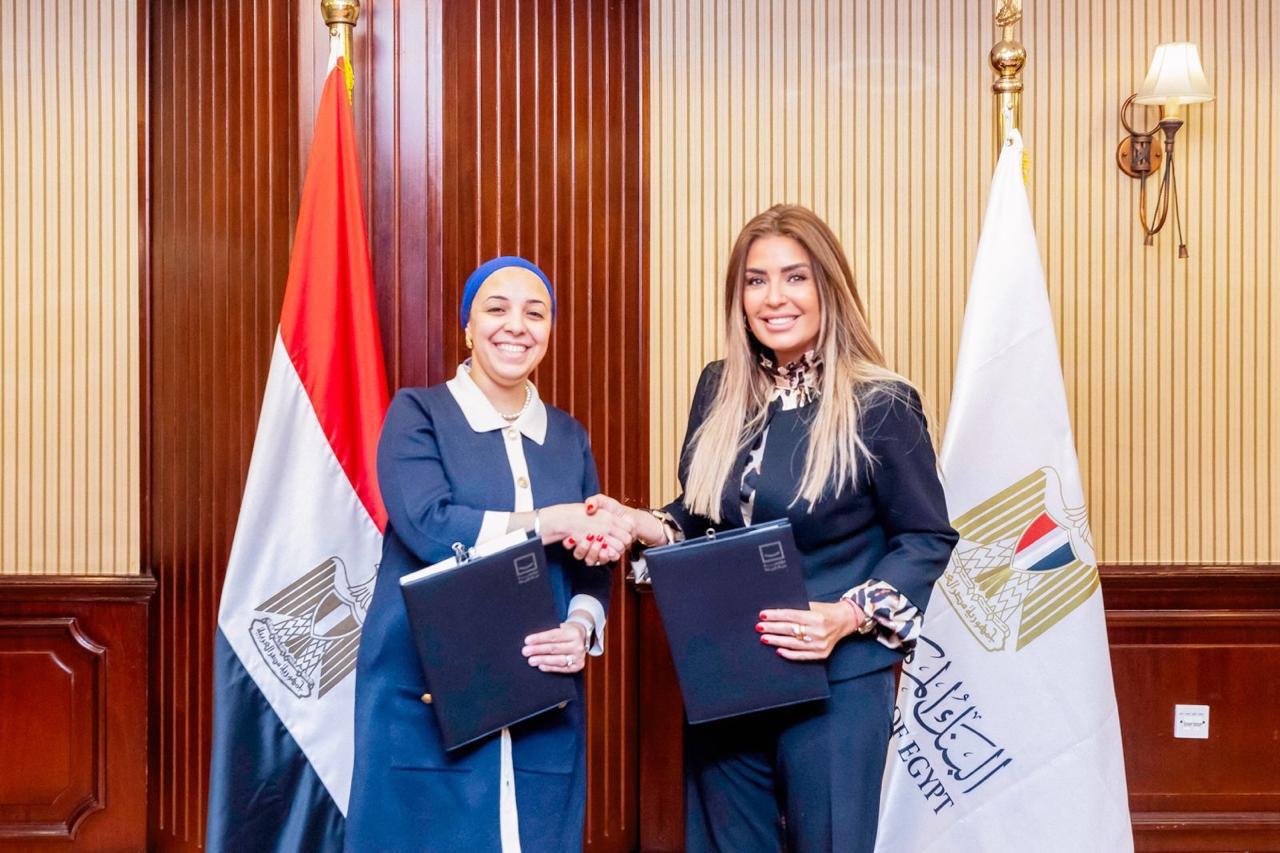 البنك المركزي ومؤسسة “حياة كريمة”يوقعان مذكرة تفاهم لدعم التنمية المجتمعية وترسيخ ثقافة العمل التطوعي