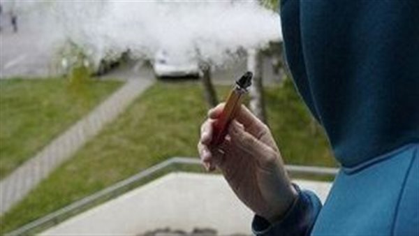 السجائر الإلكترونية تفوق التبغ في السمية.. اعرف التفاصيل