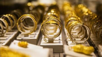 انخفاض سعر الذهب مستمر.. عيار 18 يسجل 3956 جنيهًا للجرام.. تحديث جديد بالأسواق