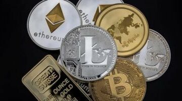 تباين أسعار العملات الرقمية و”بيتكوين” تستقر فوق 107 آلاف دولار