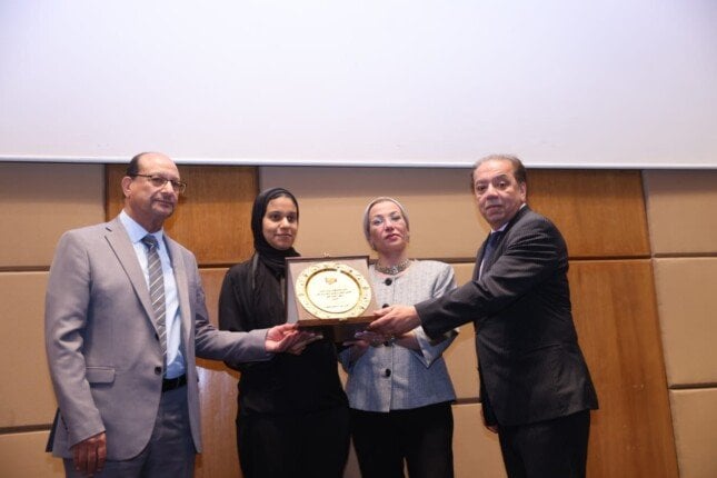 تكريم شريف الجبلي في احتفالية جوائز الصناعة الخضراء لدعمه الإعلام البيئي والتنمية المستدامة