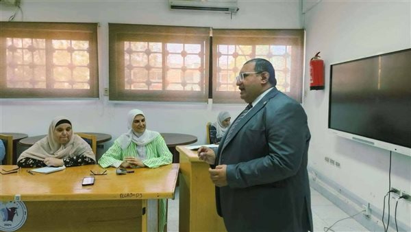 جامعة قناة السويس تنظم تدريبًا لموظفي الدراسات العليا على برنامج نظم المعلومات