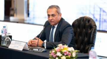 خالد عباس: العاصمة الإدارية لا تواجه أي ديون.. والموقف المالي آمن ومستقر