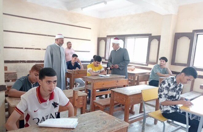 رئيس القليوبية الأزهرية يتفقد لجان امتحانات الثانوية بالقناطر الخيرية