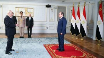 رئيس مجلس الدولة يؤدي اليمين الدستورية أمام الرئيس السيسي