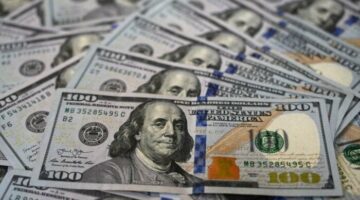 سعر الدولار اليوم الجمعة في التعاملات المسائية.. آخر تحديث