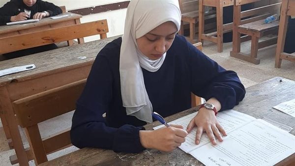 عاجل| ثانوية عامة 2025.. إجابات أسئلة امتحان الفيزياء الصعبة بعد شكاوى الطلاب
