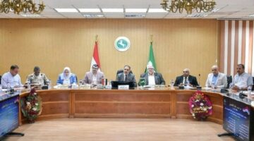 فرص عمل وعلاج بالمجان.. محافظ الشرقية يستجيب لطلبات المواطنين:«حل مشاكلكم على رأس أولوياتنا»