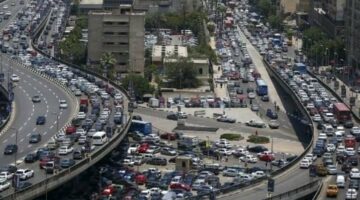 قبل ما تنزل من بيتك.. كثافات مرورية بطرق ومحاور القاهرة والجيزة
