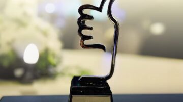 مبادرة Climb2Change من بنك المشرق تفوز بأفضل برنامج ESG في حفل توزيع الجوائز الرقمية الباكستانية 2025