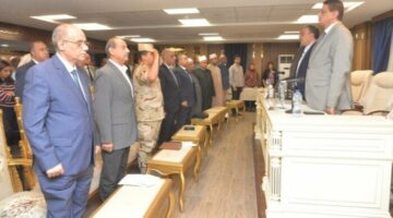 محافظ أسيوط يترأس اجتماع المجلس التنفيذي ويعلن عن مشروعات تنموية واعدة