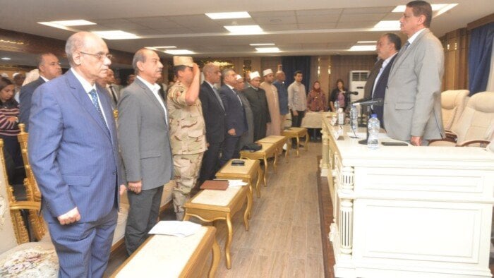 محافظ أسيوط يترأس اجتماع المجلس التنفيذي ويعلن عن مشروعات تنموية واعدة