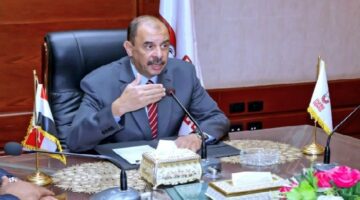 محافظ سوهاج يتابع تطبيق الإجراءات الرقابية وانتظام سير امتحانات الثانوية العامة