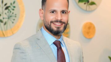 محمد فاروق: الحرب الإيرانية الإسرائيلية أثرت مؤقتًا على السياحة.. وعودة النشاط تدريجيًا مع انحسار التوترات