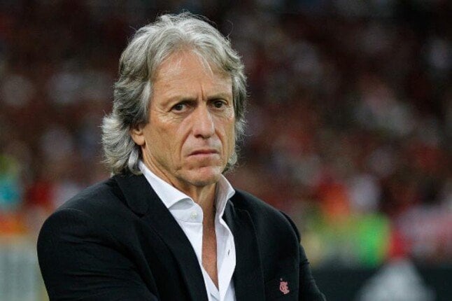 مدرب الهلال السابق يقترب من تدريب النصر