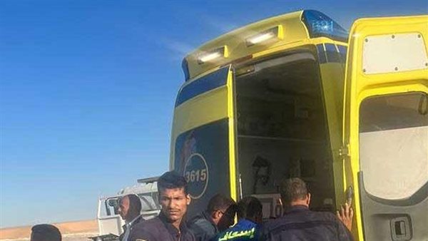 مصرع 4 أشخاص وإصابة 5 آخرين إثر حادث تصادم سيارتين فى 15 مايو