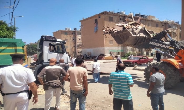 نائب محافظ مطروح يقود حملات مكبرة علي تجار الأثاث المستعمل والباعة الجائلين
