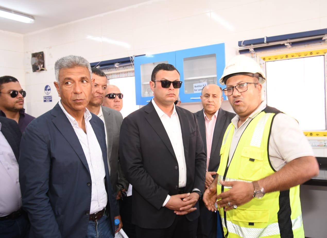 وزير الإسكان ومحافظ القليوبية يتفقدان مشروعات مياه وصرف صحي بشبين القناطر ضمن “حياة كريمة”