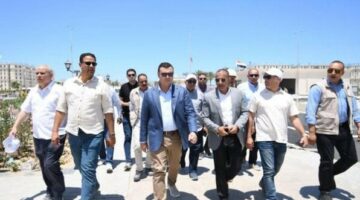 وزير الإسكان يتفقد كوبرى C19 والمدينة التراثية والمنطقة الشاطئية بمدينة العلمين الجديدة