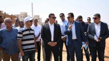 وزير الإسكان يتفقد مشروعات الطرق و”كمبوند ديارنا” بمدينة العاشر من رمضان