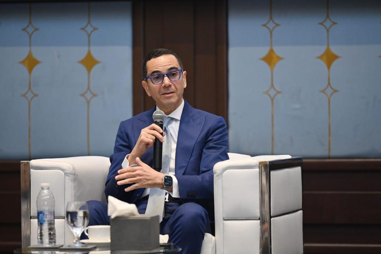 وزير الاستثمار يستعرض إنجازات الهيئات والقطاعات التابعة خلال 10 سنوات