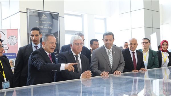 وزير التعليم العالي يفتتح عددا من المشروعات التعليمية والصحية بجامعة دمياط