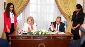 وزير الخارجية يوقع مذكرة تفاهم مع نظيرته النمساوية لتعزيز العلاقات الثنائية بين البلدين