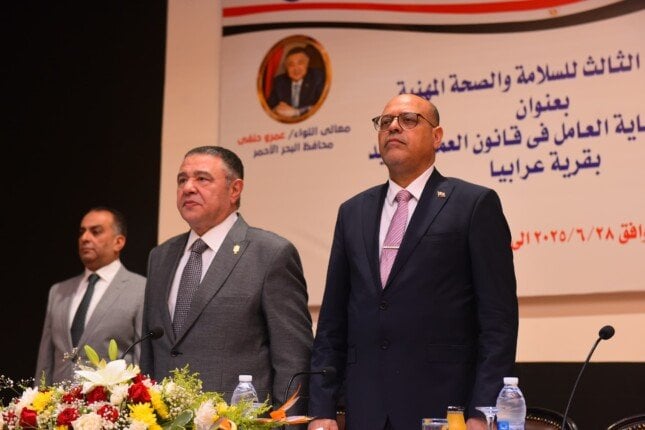 يُوفر 221 وظيفة.. وزير العمل ومحافظ البحر الأحمر يتفقدان ملتقى توظيف بالغردقة