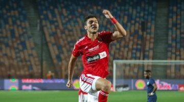 ‏محمد شريف يوقع للأهلى لمدة 5 سنين رسميا