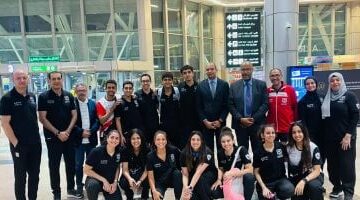 وفد من وزارة الشباب والرياضة يستقبل أبطال منتخب السلاح بعد تصدرهم بطولة أفريقيا