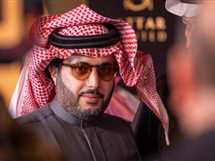 «آخر العباقرة».. تركي آل الشيخ يمدح مدحت شلبي بعد مباراة الهلال والسيتي