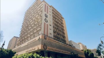 خفض معايير قبول الوافدين بالجامعات المصرية يثير الجدل: توسع استراتيجي أم تراجع أكاديمي؟