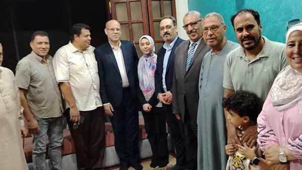 «راحولهم البيت».. قيادات «تعليم طوخ» تكرم أوائل الشهادة الإعدادية 2025