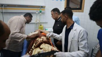 محافظ البحر الأحمر ينتقل لموقع حادث حفار جبل الزيت ويزور المصابين للاطمئنان عليهم