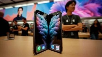هل حان وقت “iPhone Fold”؟.. مطالب متزايدة لأبل بدخول سوق الهواتف القابلة للطى